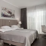 Luxury Carissa *
